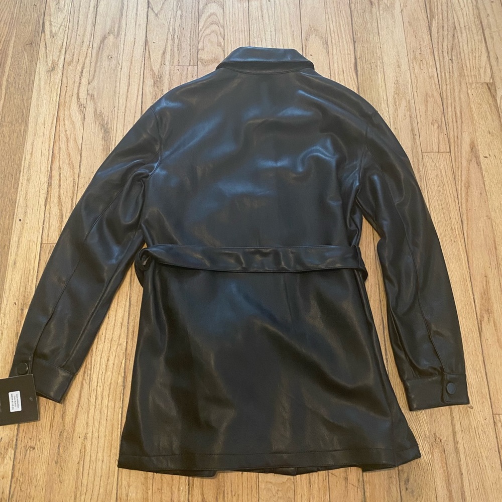 ⭐️SOLD Andrew Marc black faux leather belted shirt jacket S - Picture 3 of 3